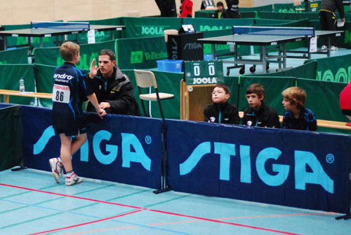 Paul Richter in der Satzpause mit Daniel Sporcic