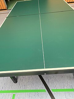 SV Hundsangen bietet zwei fast neue TT-Platten zum Verkauf