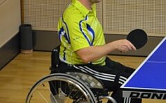 Jörg Didion nimmt erfolgreich bei DM im Rollstuhltischtennis teil