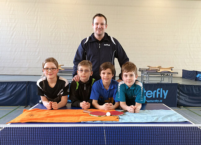 v.l.n.r. Celine Wagener, Etienne Gawlik, Filip Flemming, Tobias Sältzer Oben: Carsten Schmidt